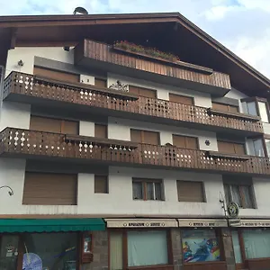 https://villa-cristallino.hotelinveneto.com