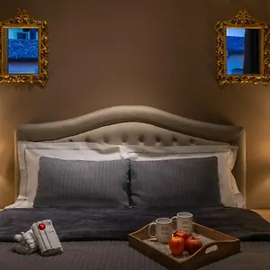 051 Boutique Couette-café